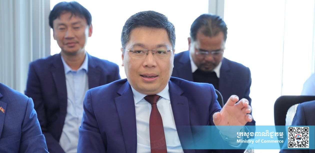 ឯកឧត្តម បួន សារៈមុនី រដ្ឋលេខាធិការក្រសួងពាណិជ្ជកម្ម បានធ្វើទស្សនកិច្ចនៅកំពង់ផែទីក្រុងឡុងប៊ិច រដ្ឋកាលីហ្វ័រញ៉ា សហរដ្ឋអាម៉េរិក