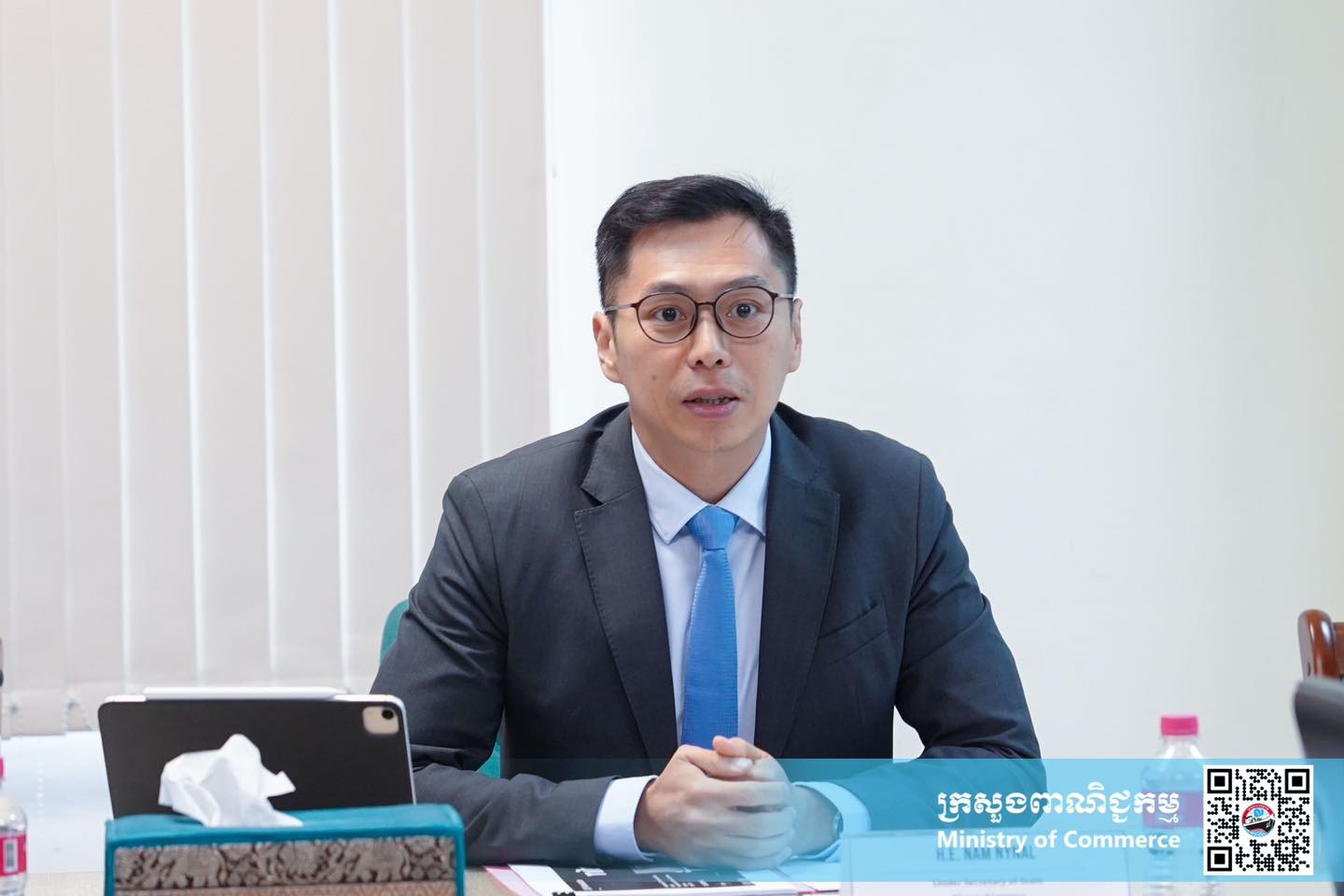 ឯកឧត្តម ណាំ លីណាល់ អនុរដ្ឋលេខាធិការក្រសួងពាណិជ្ជកម្ម តំណាងដ៏ខ្ពង់ខ្ពស់របស់ លោកជំទាវ ចម និម្មល រដ្ឋមន្រ្តីក្រសួងពាណិជ្ជកម្ម ទទួលជួបពិភាក្សាការងារជាមួយ លោក David Burke នាយកគ្រប់គ្រងប្រចាំតំបន់អាស៊ីប៉ាស៊ីហ្វិក និងសហការី របស់ក្រុមហ៊ុន SICPA
