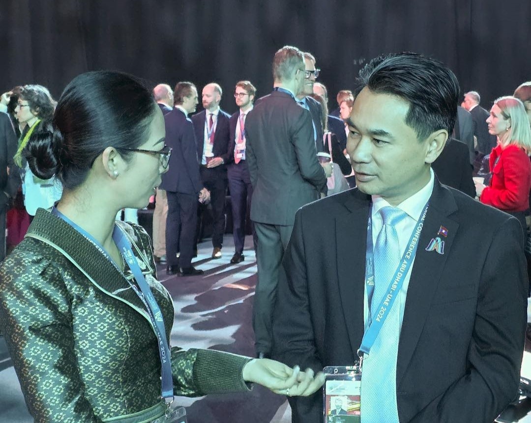 លោកជំទាវ ចម និម្មល រដ្ឋមន្ត្រីក្រសួងពាណិជ្ជកម្ម បានជួបសំណេះសំណាលជាមួយ ឯកឧត្តម  Manothong VONGSAY អនុរដ្ឋមន្ត្រីឧស្សាហកម្ម និងពាណិជ្ជកម្មនៃសាធារណរដ្ឋប្រជាធិបតេយ្យប្រជាមានិតឡាវ ដើម្បីពិភាក្សាអំពីការគាំទ្ររបស់កម្ពុជាលើការធ្វើជាប្រធានគណៈកម្មការសម្របសម្រួលអាស៊ានរបស់ឡាវ និងតួនាទីអាស៊ាន នៅក្នុងអង្គការពាណិជ្ជកម្មពិភពលោក