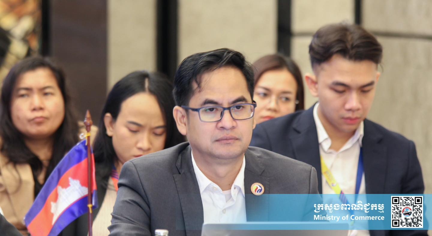 ឯកឧត្តម ឡុង កែមវិចិត្រ ដឹកនាំគណៈប្រតិភូកម្ពុជា ចូលរួមកិច្ចប្រជុំឧត្តមមន្រ្តីសេដ្ឋកិច្ចអាស៊ានលើកទី៣ និងកិច្ចប្រជុំថ្នាក់ឧត្តមមន្ត្រីសេដ្ឋកិច្ចនៃប្រទេស CLMV លើកទី២៧ នៅរដ្ឋធានីវៀងច័ន្ទន៍ ប្រទេសឡាវ