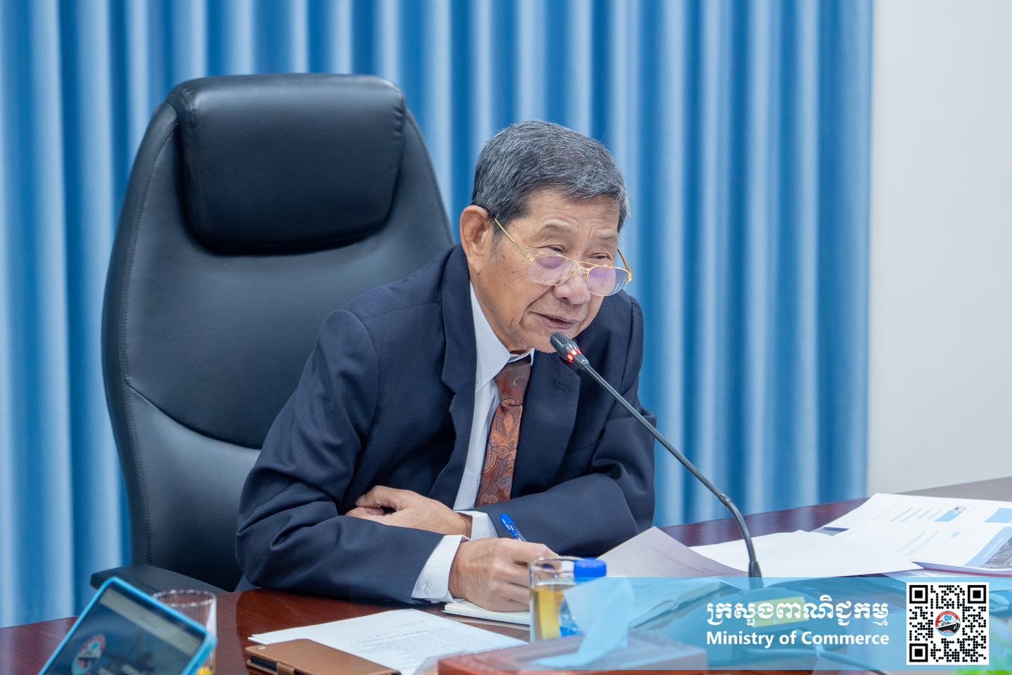 ឯកឧត្ដម ម៉ៅ ថូរ៉ា រដ្ឋលេខាធិការក្រសួងពាណិជ្ជកម្ម ដឹកនាំកិច្ចប្រជុំប្រចាំសប្ដាហ៍របស់ក្រសួងពាណិជ្ជកម្ម