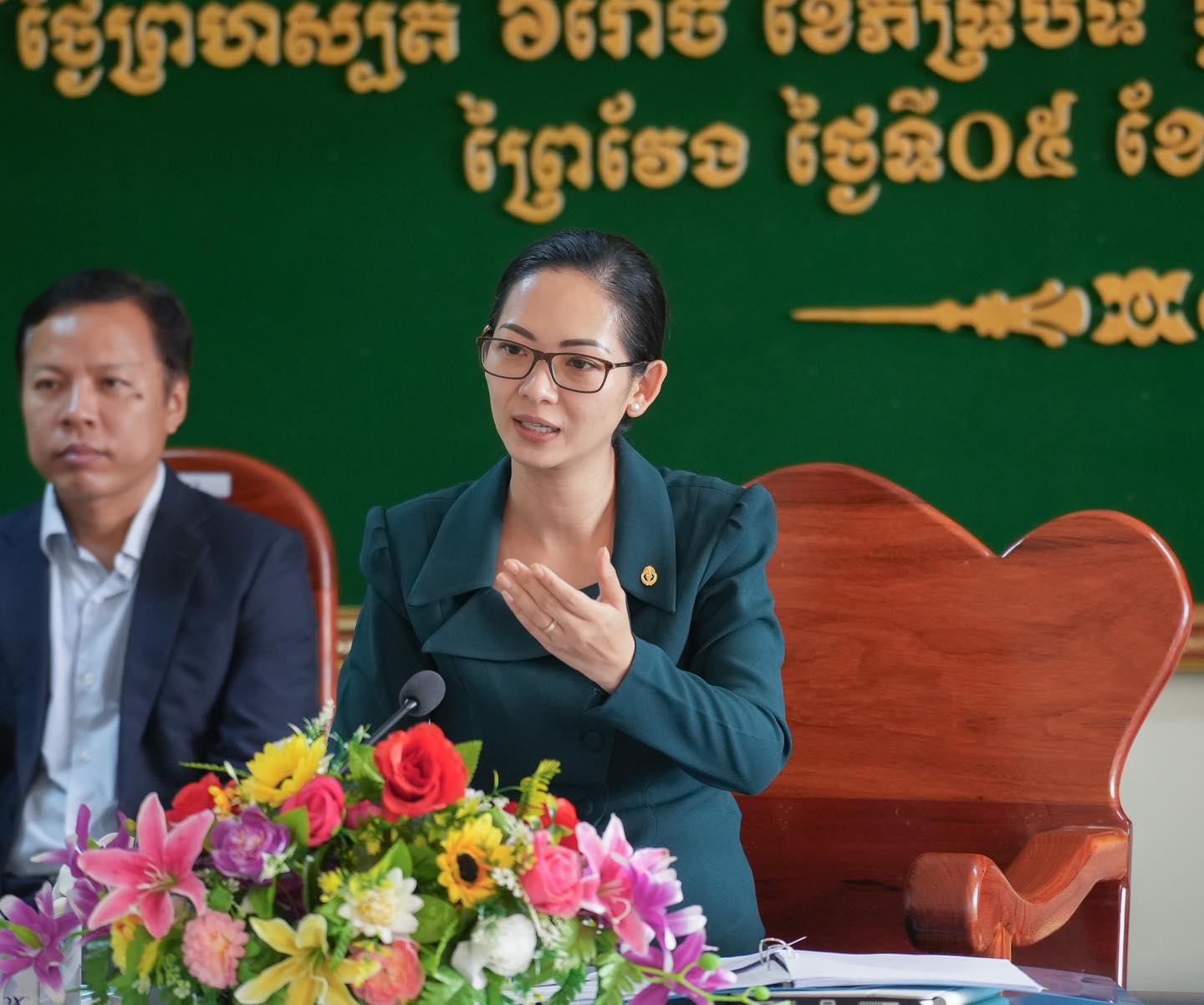 លោកជំទាវ ចម និម្មល រដ្ឋមន្ត្រីក្រសួងពាណិជ្ជកម្ម បានអញ្ជើញដឹកនាំគណៈប្រតិភូក្រសួងពាណិជ្ជកម្ម ជួបសំណេះសំណាលសួរសុខទុក្ខមន្ត្រីរាជការ